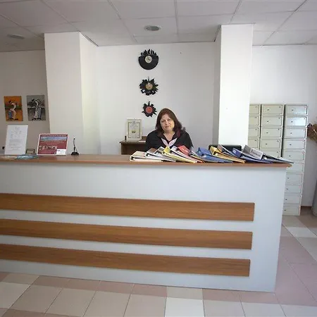 فندق Gladiola 3*